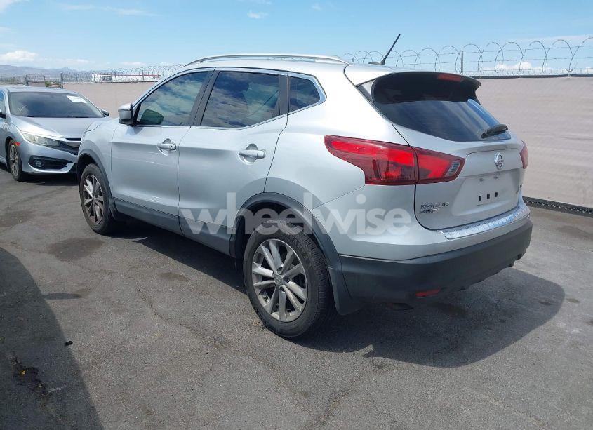 Photo 3 of 2017 Nissan Rogue SPORT SV (VIN JN1BJ1CP3HW016435)