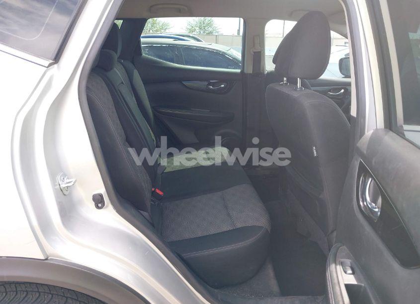 Photo 8 of 2017 Nissan Rogue SPORT SV (VIN JN1BJ1CP3HW016435)