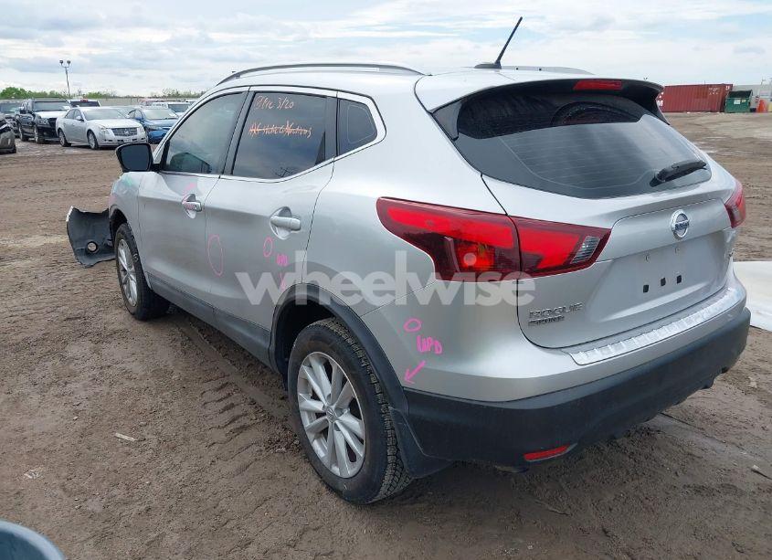 Photo 3 of 2017 Nissan Rogue SPORT SV (VIN JN1BJ1CP3HW021103)