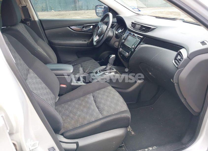 Photo 5 of 2017 Nissan Rogue SPORT SV (VIN JN1BJ1CP3HW021103)