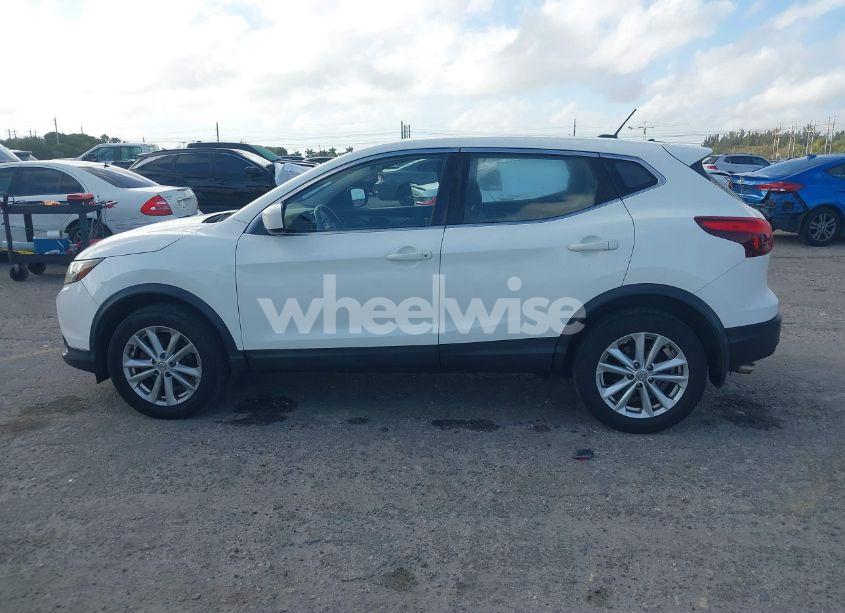 Photo 14 of 2017 Nissan Rogue SPORT S (VIN JN1BJ1CP3HW033025)