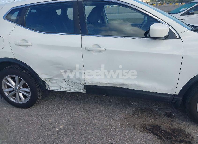 Photo 6 of 2017 Nissan Rogue SPORT S (VIN JN1BJ1CP3HW033025)