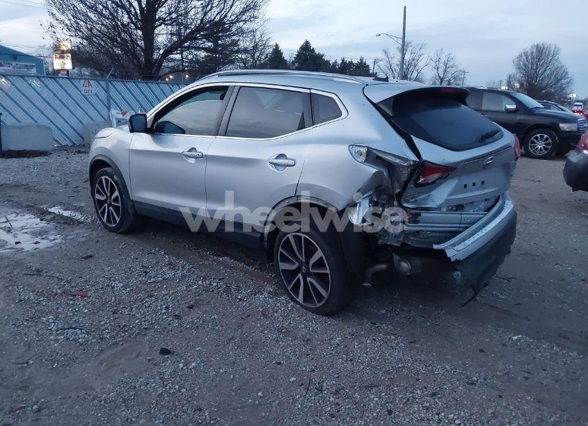 Photo 3 of 2018 Nissan Rogue SPORT SL (VIN JN1BJ1CP3JW102639)