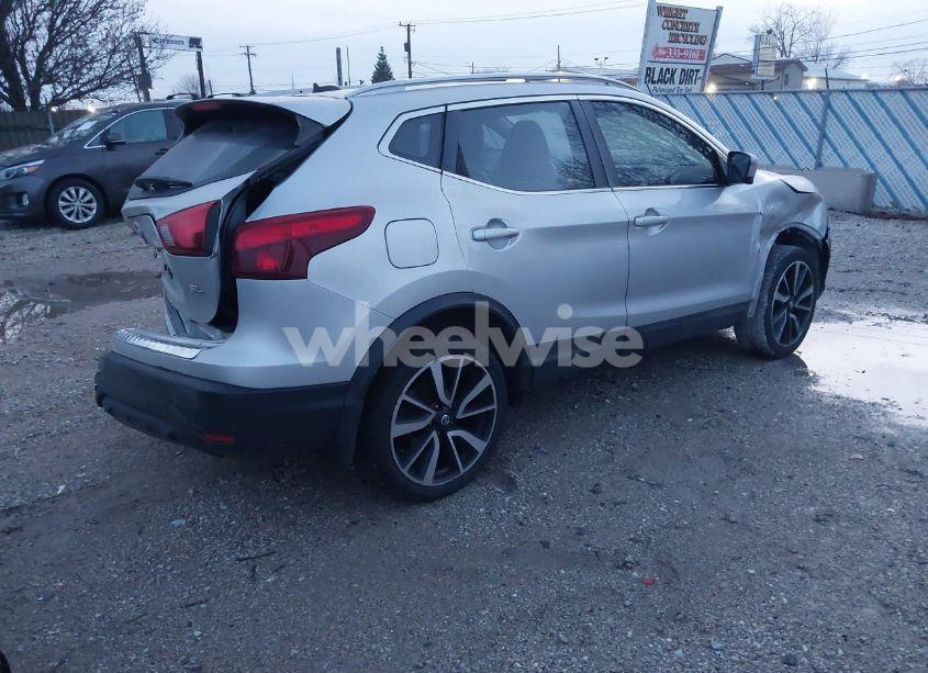 Photo 4 of 2018 Nissan Rogue SPORT SL (VIN JN1BJ1CP3JW102639)