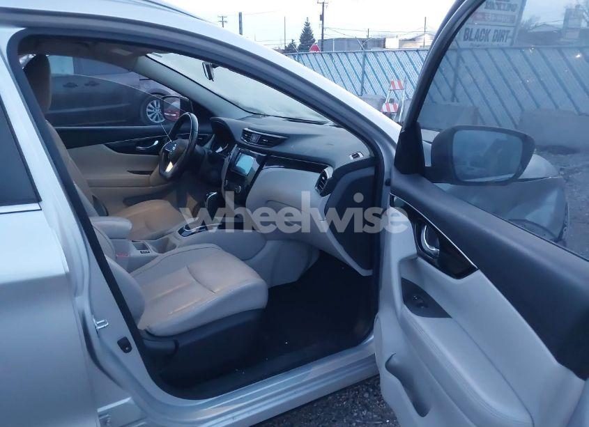 Photo 5 of 2018 Nissan Rogue SPORT SL (VIN JN1BJ1CP3JW102639)