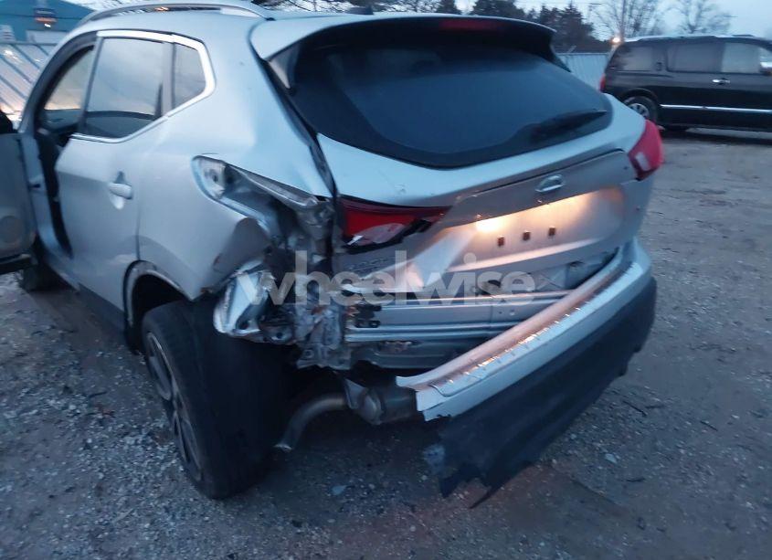 Photo 6 of 2018 Nissan Rogue SPORT SL (VIN JN1BJ1CP3JW102639)