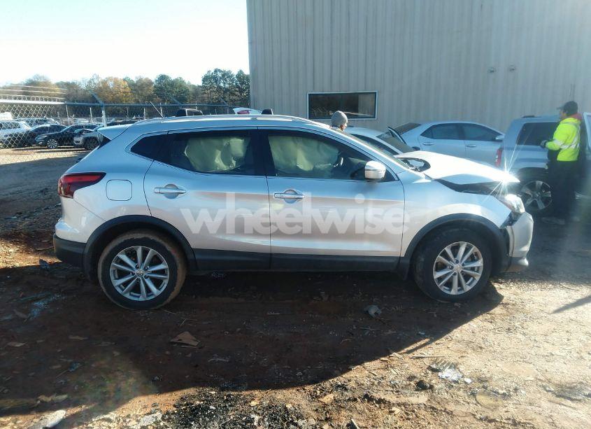 Photo 13 of 2018 Nissan Rogue SPORT SV (VIN JN1BJ1CP3JW162680)