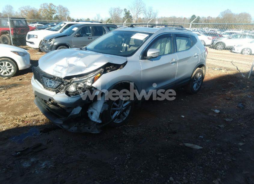 Photo 2 of 2018 Nissan Rogue SPORT SV (VIN JN1BJ1CP3JW162680)