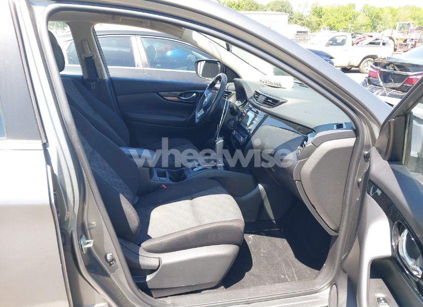 Photo 5 of 2018 Nissan Rogue SPORT SV (VIN JN1BJ1CP3JW163506)