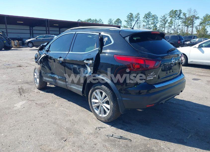 Photo 3 of 2018 Nissan Rogue SPORT SV (VIN JN1BJ1CP3JW164977)