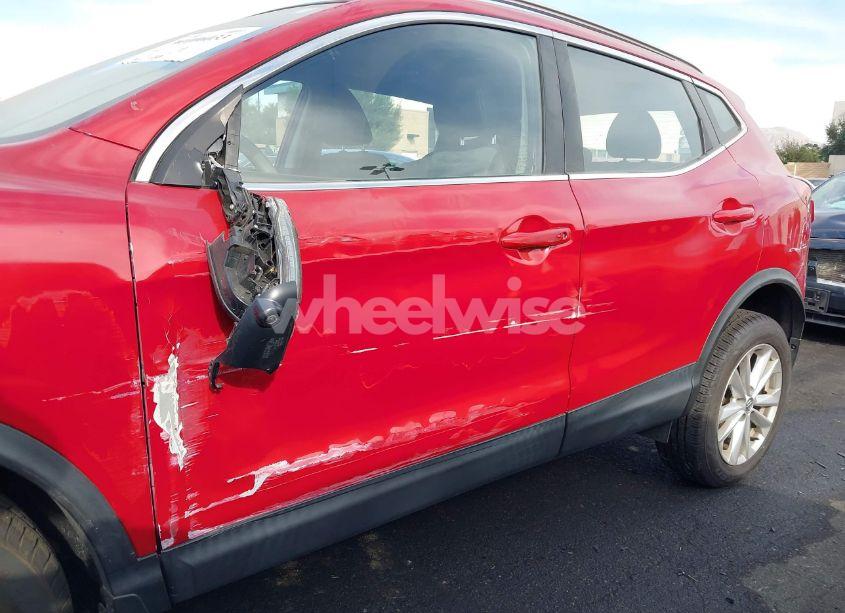 Photo 6 of 2018 Nissan Rogue SPORT SV (VIN JN1BJ1CP3JW196070)