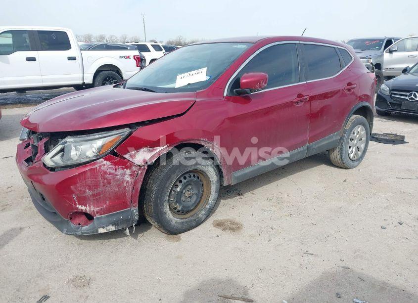 Photo 2 of 2019 Nissan Rogue SPORT S (VIN JN1BJ1CP3KW218361)