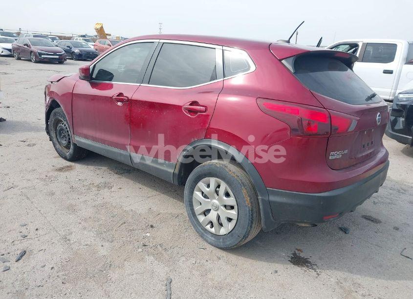 Photo 3 of 2019 Nissan Rogue SPORT S (VIN JN1BJ1CP3KW218361)