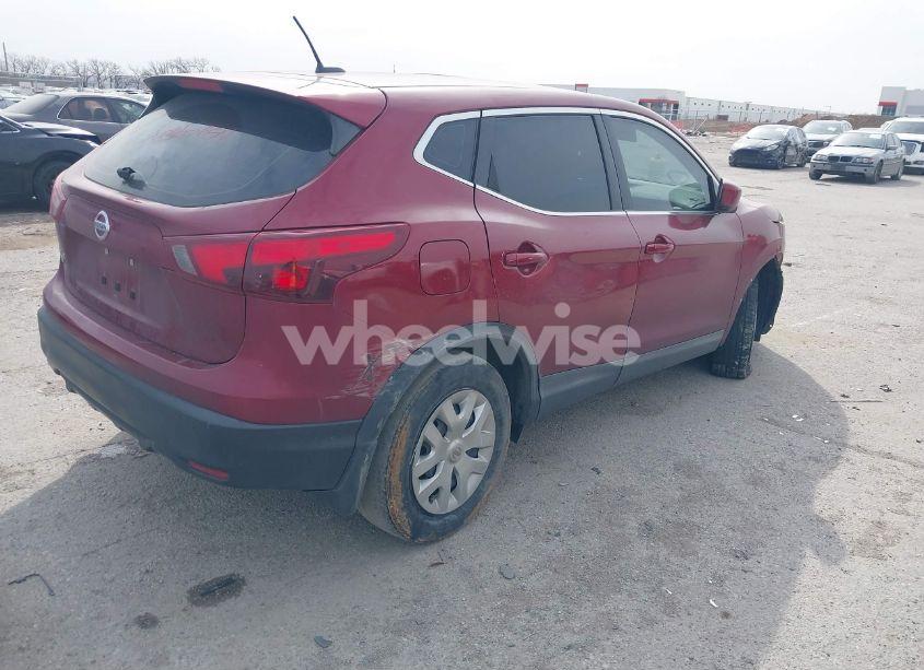 Photo 4 of 2019 Nissan Rogue SPORT S (VIN JN1BJ1CP3KW218361)