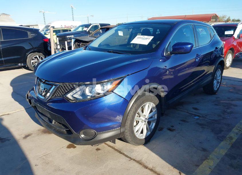 Photo 2 of 2019 Nissan Rogue SPORT S (VIN JN1BJ1CP3KW225391)