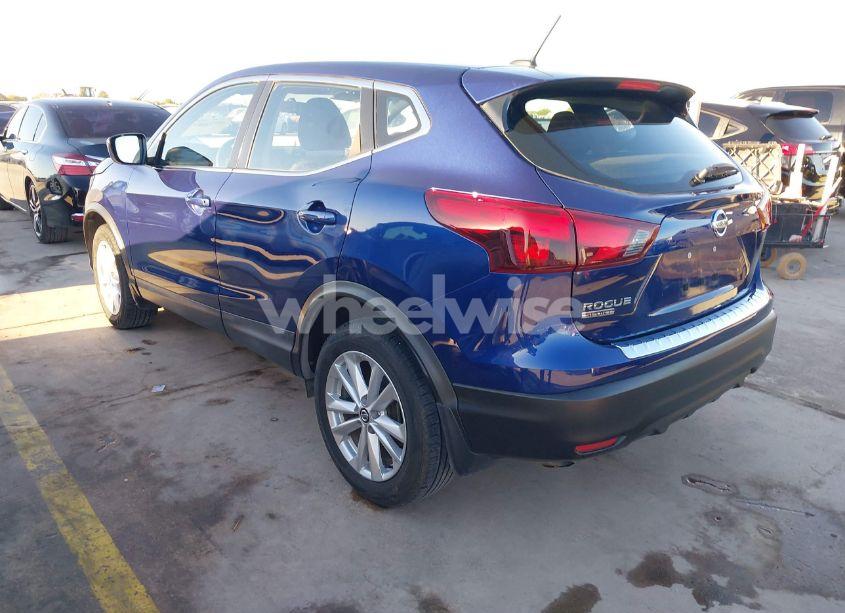 Photo 3 of 2019 Nissan Rogue SPORT S (VIN JN1BJ1CP3KW225391)