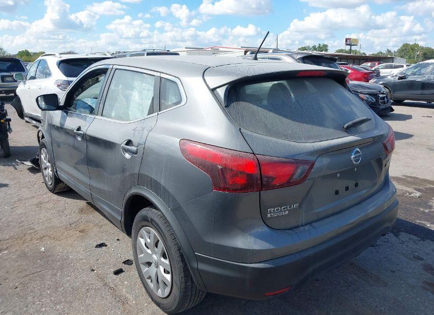 Photo 3 of 2019 Nissan Rogue SPORT S (VIN JN1BJ1CP3KW228033)