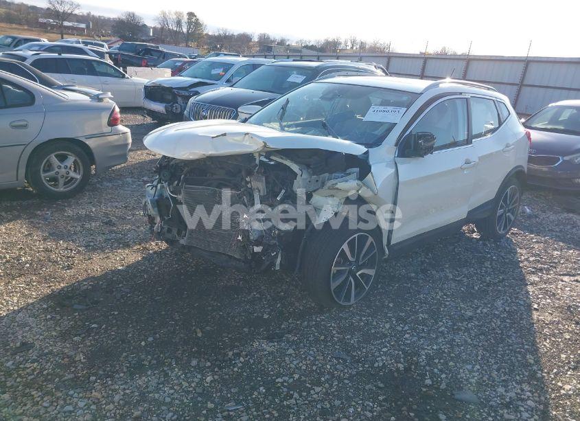 Photo 2 of 2019 Nissan Rogue SPORT SL (VIN JN1BJ1CP3KW520748)