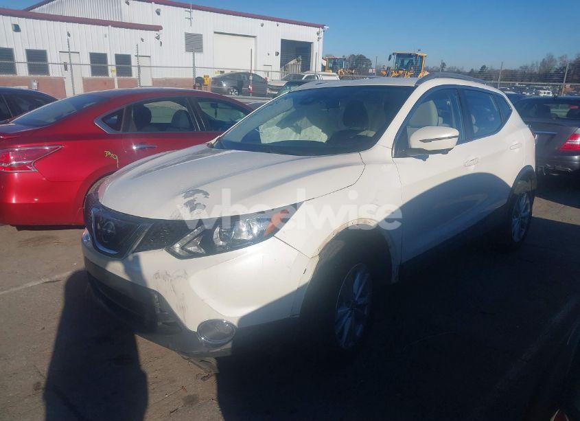Photo 2 of 2019 Nissan Rogue SPORT SV (VIN JN1BJ1CP3KW527635)