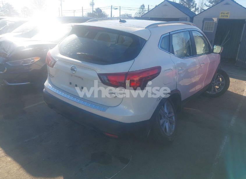 Photo 4 of 2019 Nissan Rogue SPORT SV (VIN JN1BJ1CP3KW527635)