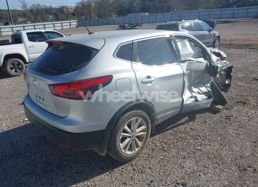 Photo 4 of 2019 Nissan Rogue SPORT S (VIN JN1BJ1CP3KW528140)