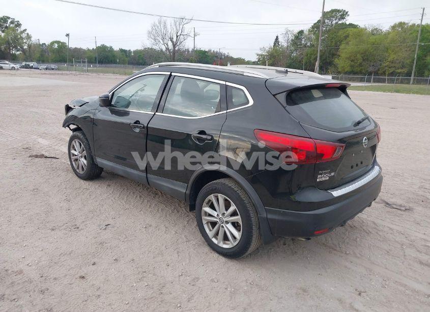 Photo 3 of 2019 Nissan Rogue SPORT SV (VIN JN1BJ1CP3KW528963)