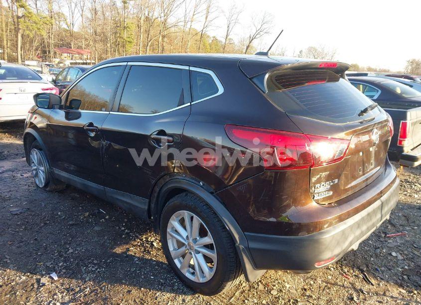 Photo 3 of 2017 Nissan Rogue SPORT S (VIN JN1BJ1CP4HW009249)