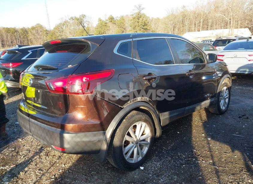 Photo 4 of 2017 Nissan Rogue SPORT S (VIN JN1BJ1CP4HW009249)