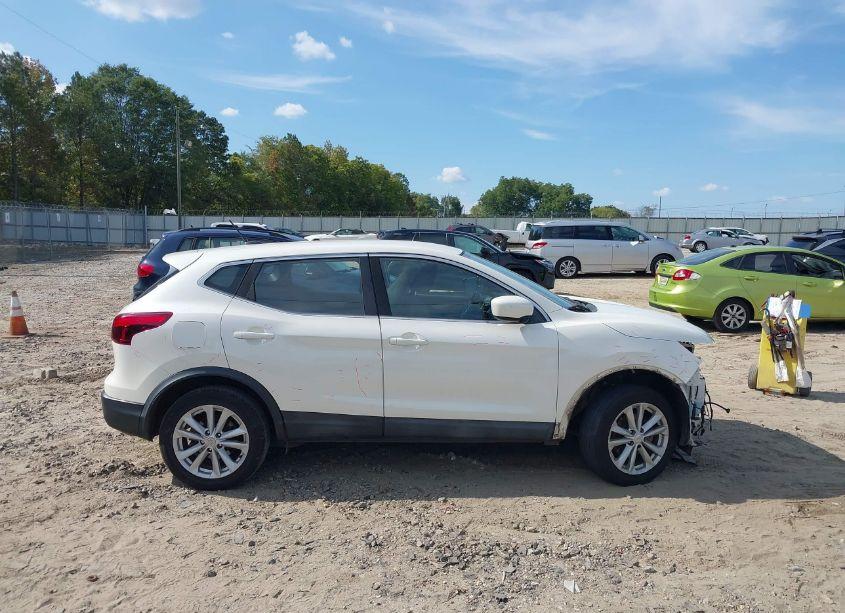 Photo 14 of 2017 Nissan Rogue SPORT S (VIN JN1BJ1CP4HW010739)