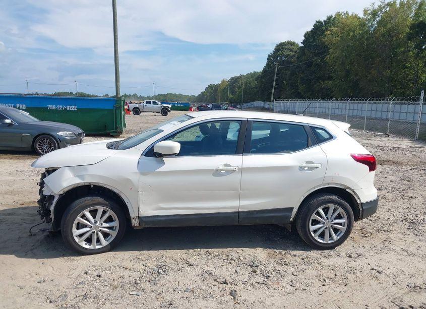 Photo 18 of 2017 Nissan Rogue SPORT S (VIN JN1BJ1CP4HW010739)