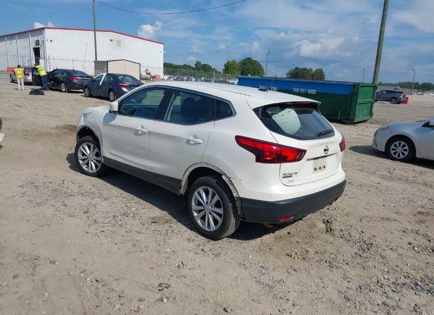 Photo 3 of 2017 Nissan Rogue SPORT S (VIN JN1BJ1CP4HW010739)