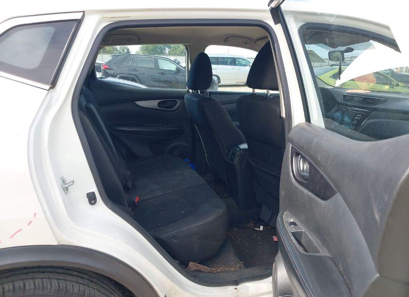 Photo 8 of 2017 Nissan Rogue SPORT S (VIN JN1BJ1CP4HW010739)