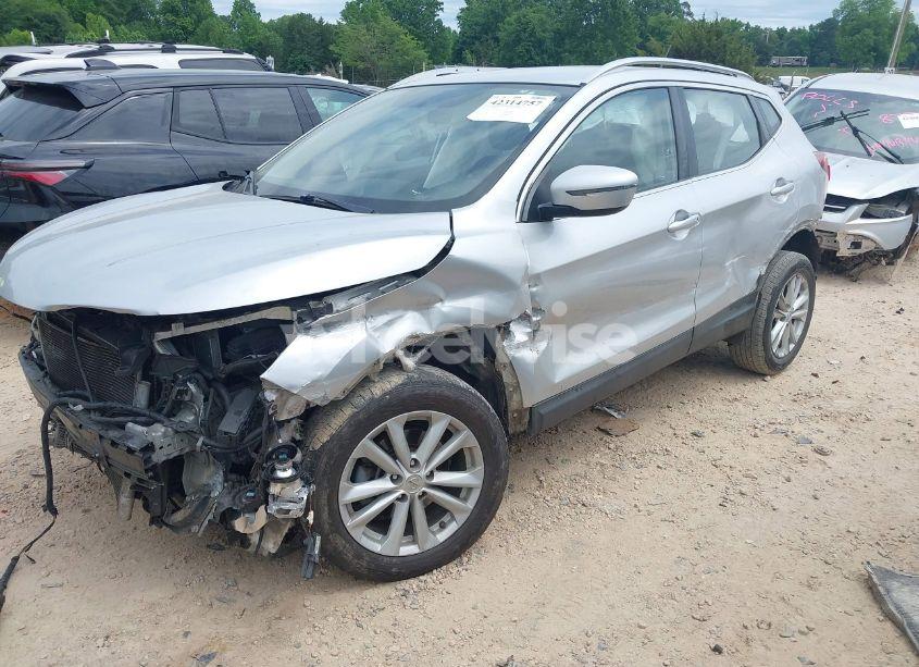 Photo 2 of 2017 Nissan Rogue SPORT SV (VIN JN1BJ1CP4HW011373)