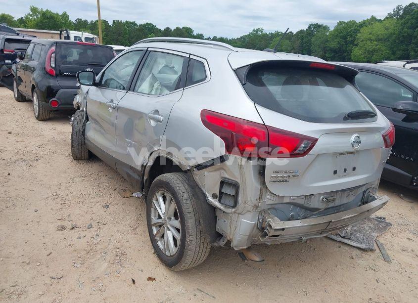 Photo 3 of 2017 Nissan Rogue SPORT SV (VIN JN1BJ1CP4HW011373)