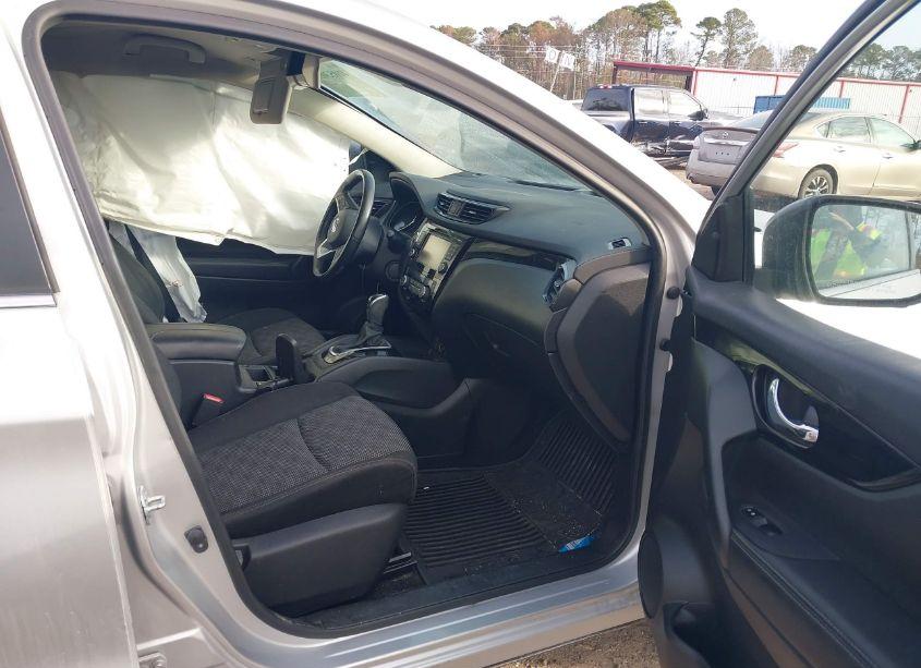 Photo 5 of 2017 Nissan Rogue SPORT SV (VIN JN1BJ1CP4HW018226)