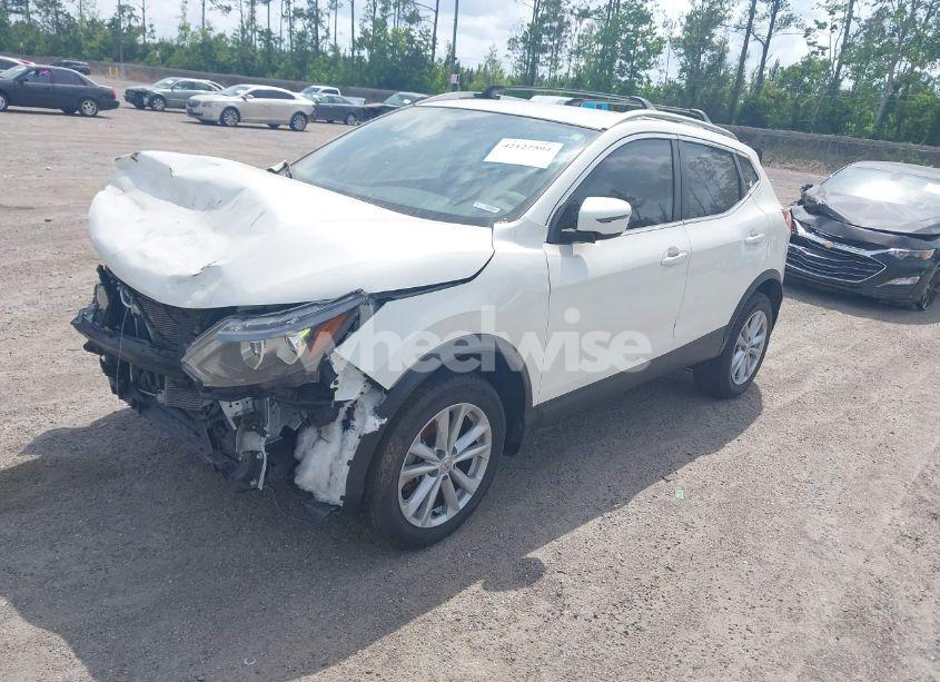 Photo 2 of 2017 Nissan Rogue SPORT SV (VIN JN1BJ1CP4HW018940)