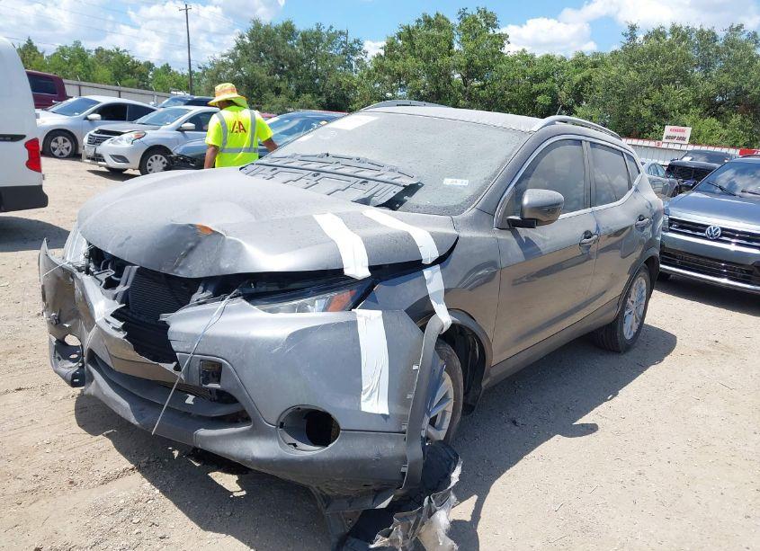 Photo 2 of 2017 Nissan Rogue SPORT SV (VIN JN1BJ1CP4HW023832)