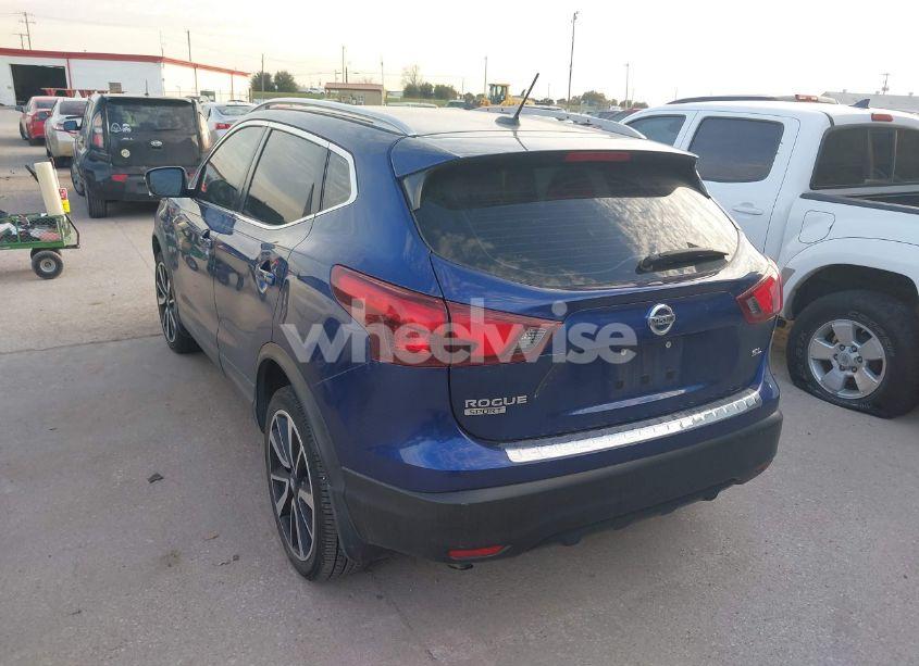 Photo 3 of 2018 Nissan Rogue SPORT SL (VIN JN1BJ1CP4JW154040)