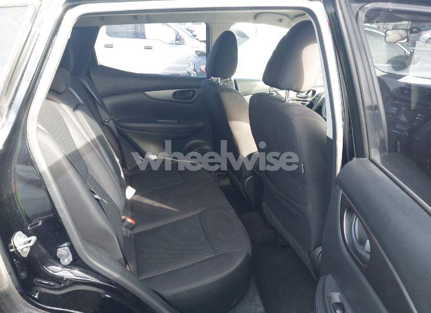 Photo 8 of 2018 Nissan Rogue SPORT S (VIN JN1BJ1CP4JW155527)