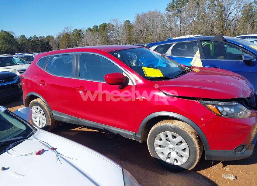 Photo 14 of 2018 Nissan Rogue SPORT S (VIN JN1BJ1CP4JW156824)