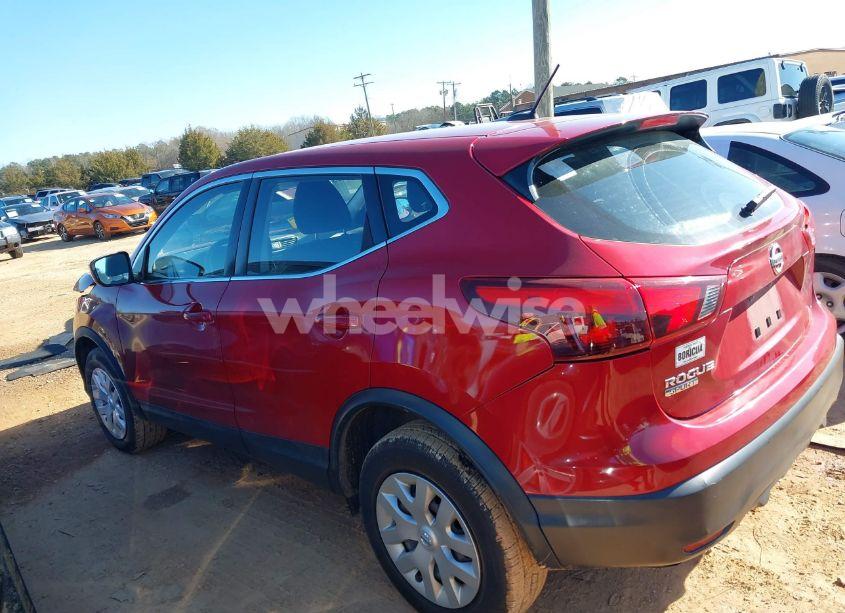 Photo 15 of 2018 Nissan Rogue SPORT S (VIN JN1BJ1CP4JW156824)