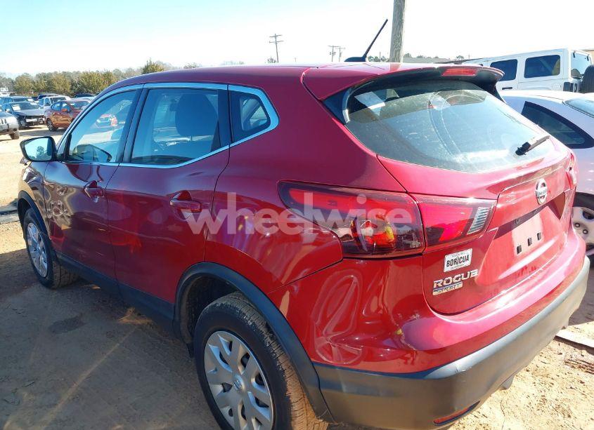 Photo 3 of 2018 Nissan Rogue SPORT S (VIN JN1BJ1CP4JW156824)