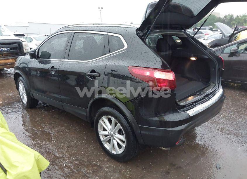 Photo 3 of 2018 Nissan Rogue SPORT SV (VIN JN1BJ1CP4JW183554)