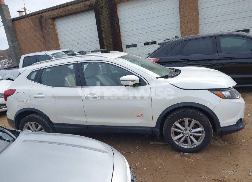 Photo 13 of 2018 Nissan Rogue SPORT SV (VIN JN1BJ1CP4JW195414)