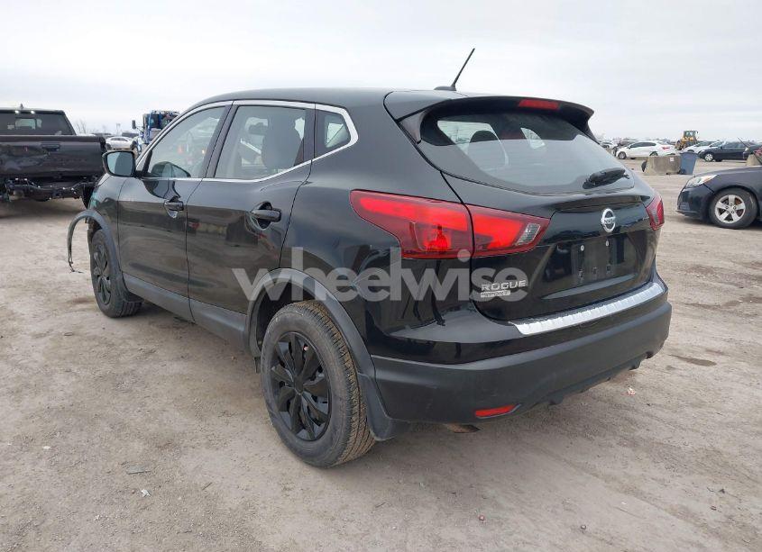 Photo 3 of 2019 Nissan Rogue SPORT S (VIN JN1BJ1CP4KW520483)