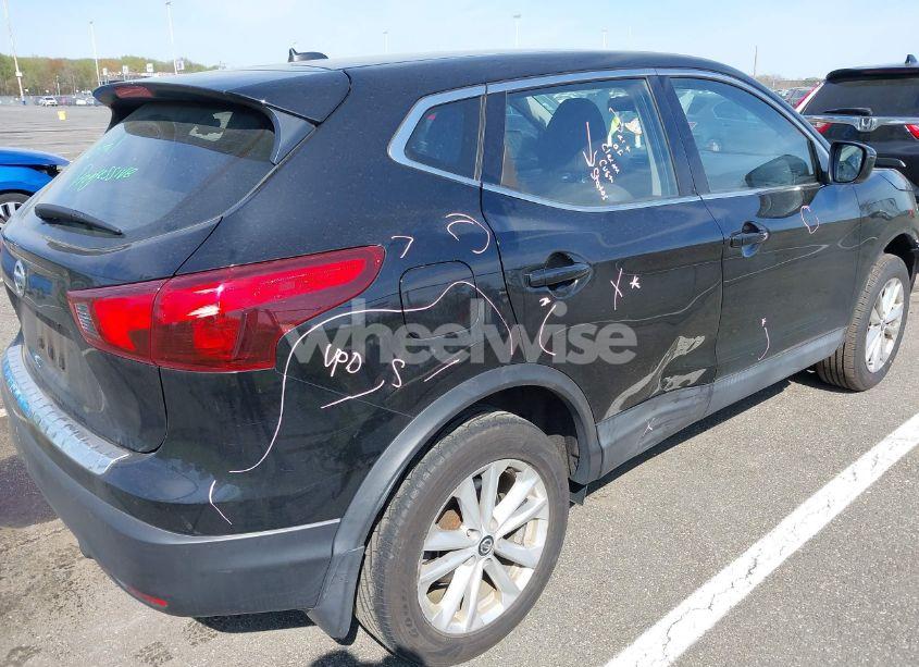 Photo 4 of 2019 Nissan Rogue SPORT S (VIN JN1BJ1CP4KW523237)