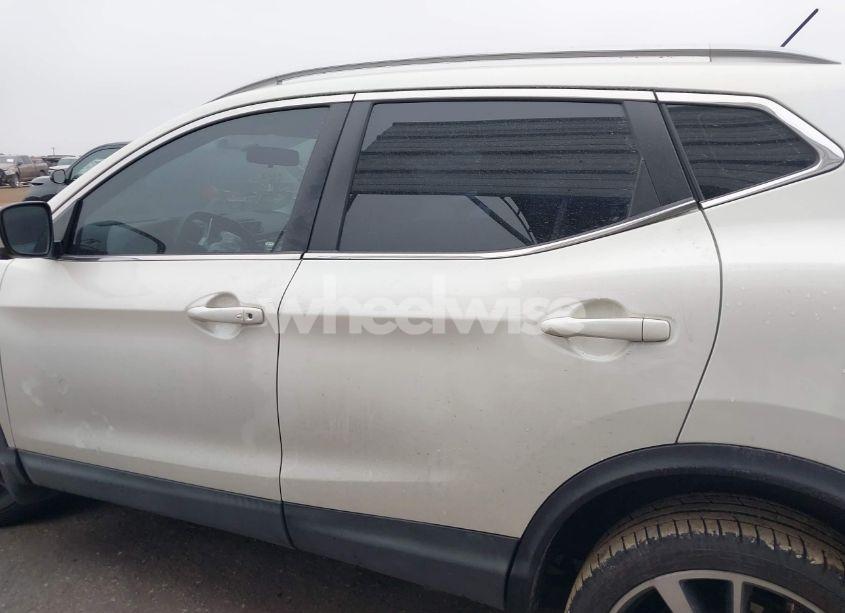 Photo 14 of 2018 Nissan Rogue SPORT SL (VIN JN1BJ1CP5JW107518)