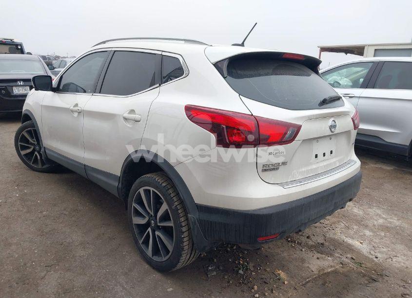 Photo 3 of 2018 Nissan Rogue SPORT SL (VIN JN1BJ1CP5JW107518)