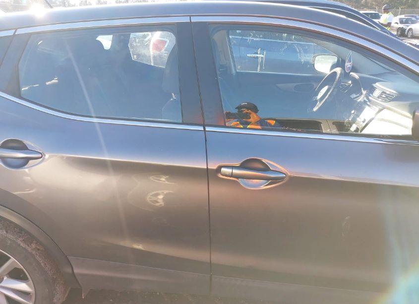 Photo 13 of 2018 Nissan Rogue SPORT S (VIN JN1BJ1CP5JW152782)