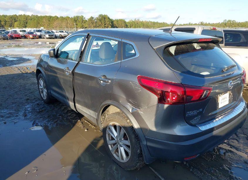 Photo 3 of 2018 Nissan Rogue SPORT S (VIN JN1BJ1CP5JW152782)